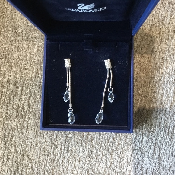Swarovski Gillian Drop Pierced Earrings - Picture 1 of 4